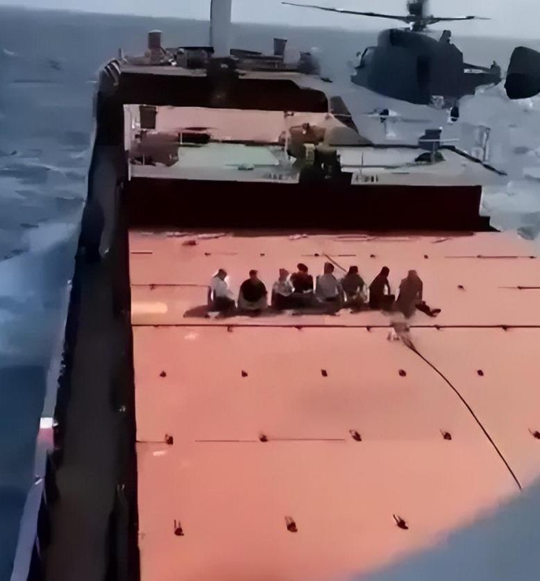 俄羅斯向美軍艦開火，事件背景與SEO解讀，俄羅斯對(duì)美軍艦開火事件背景解析與SEO視角解讀
