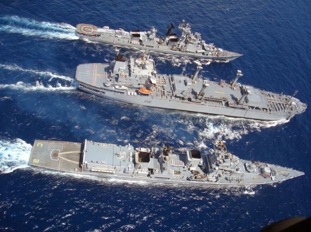 中國第三艘航空母艦下水，揭示強(qiáng)大國防新里程碑，中國第三艘航空母艦下水，國防實力再上新臺階