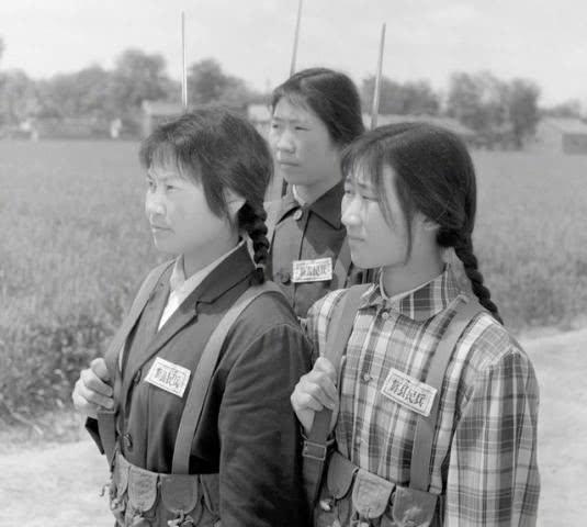 中國女兵老照片，歷史中的巾幗英雄形象展現(xiàn)，中國女兵老照片，歷史巾幗英雄形象展
