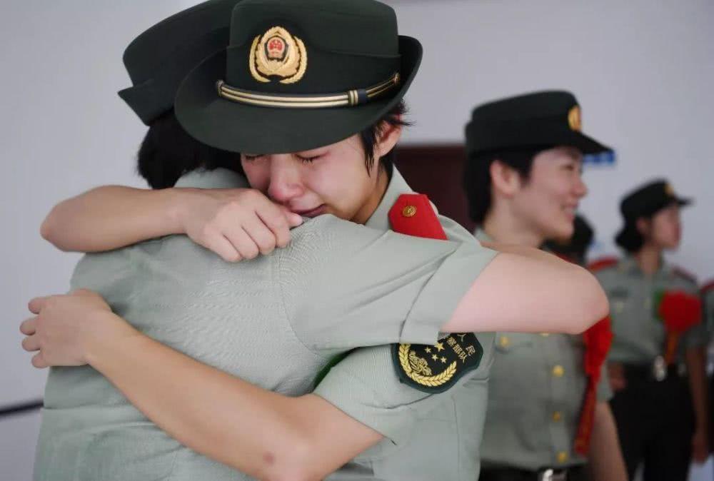 關(guān)于21式各軍種八一臂章的探討，關(guān)于各軍種八一臂章的探討，深入解析21式臂章特點(diǎn)