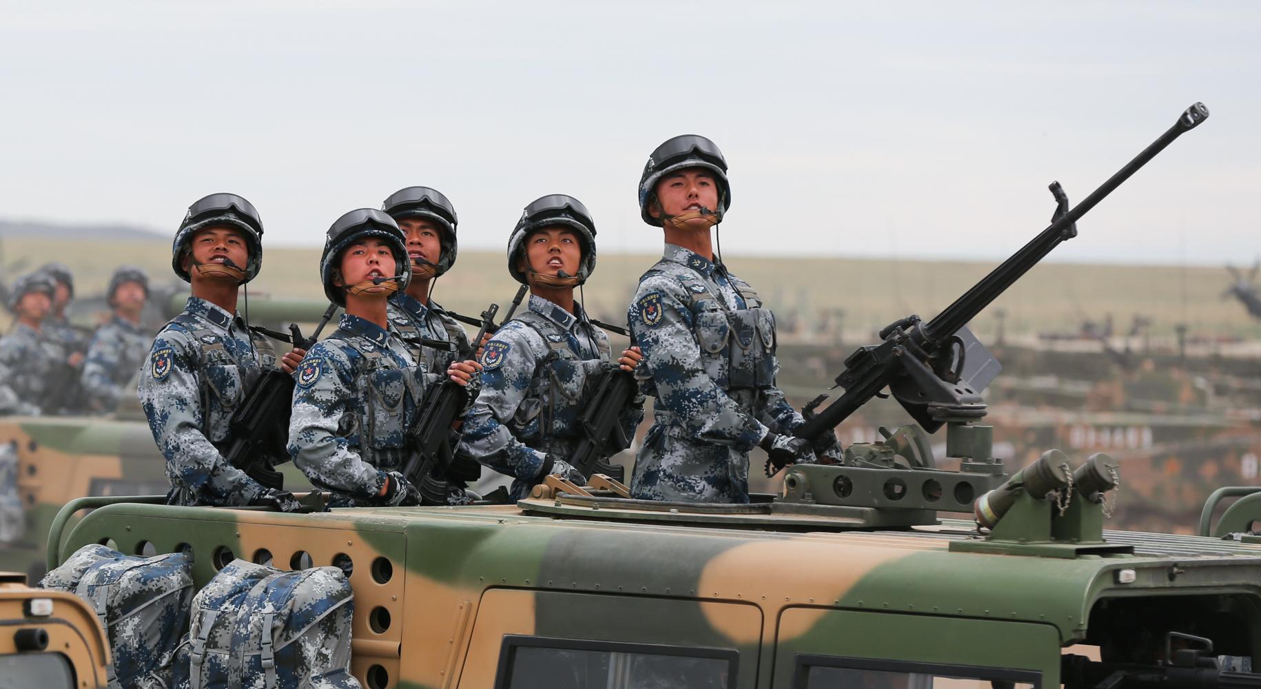 建軍90年閱兵完整版，回顧歷史，展望未來，建軍90年閱兵回顧，歷史印記與未來展望