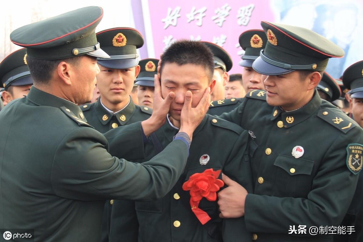 空軍義務兵在軍隊中的職責與角色，探尋空軍義務兵的主要任務，空軍義務兵職責與角色探究，主要任務解析