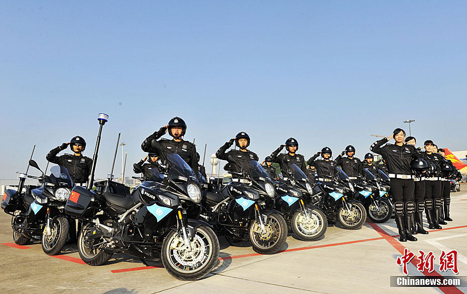 國賓護衛(wèi)隊護衛(wèi)視頻，展現(xiàn)榮譽與力量的精彩瞬間，國賓護衛(wèi)隊榮譽與力量的精彩瞬間，護衛(wèi)視頻展現(xiàn)震撼力量