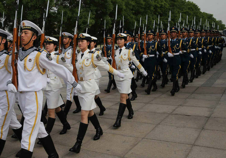 女兵儀仗隊照片大全，展現(xiàn)颯爽英姿的絕美瞬間，女兵儀仗隊風(fēng)采展示，颯爽英姿的絕美瞬間圖片大全