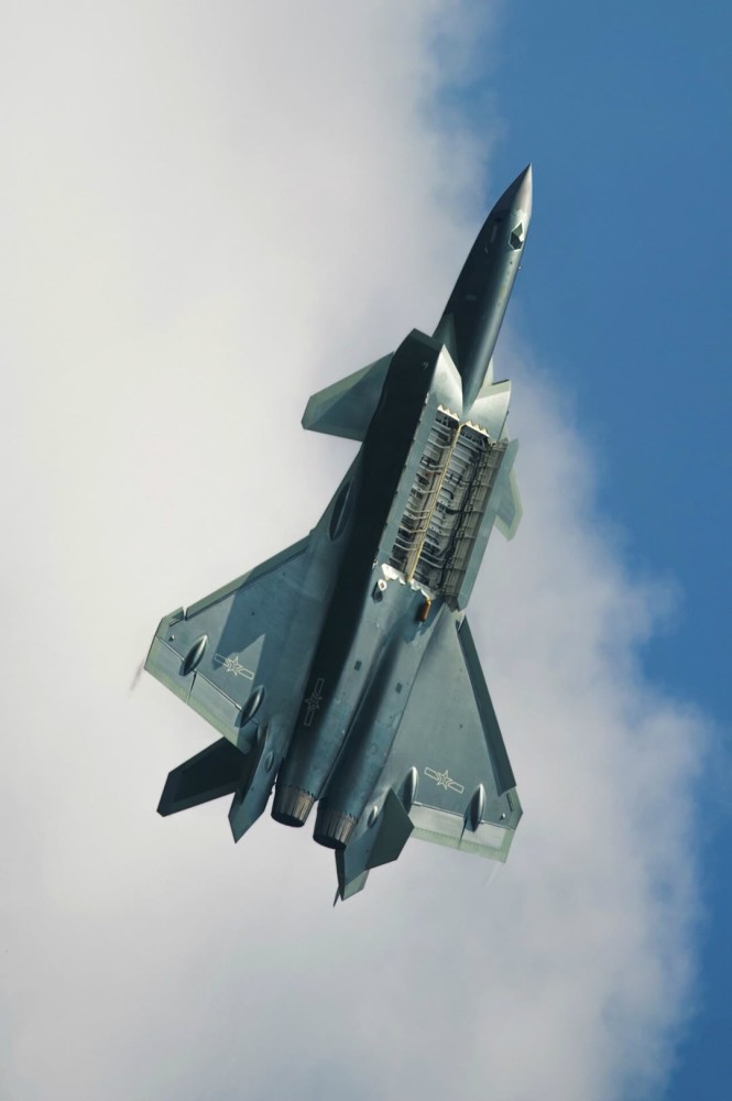 揭秘殲-20高清圖片，中國空軍新一代隱形戰(zhàn)機(jī)的風(fēng)采，揭秘殲-20高清圖片，中國新一代隱形戰(zhàn)機(jī)風(fēng)采展示