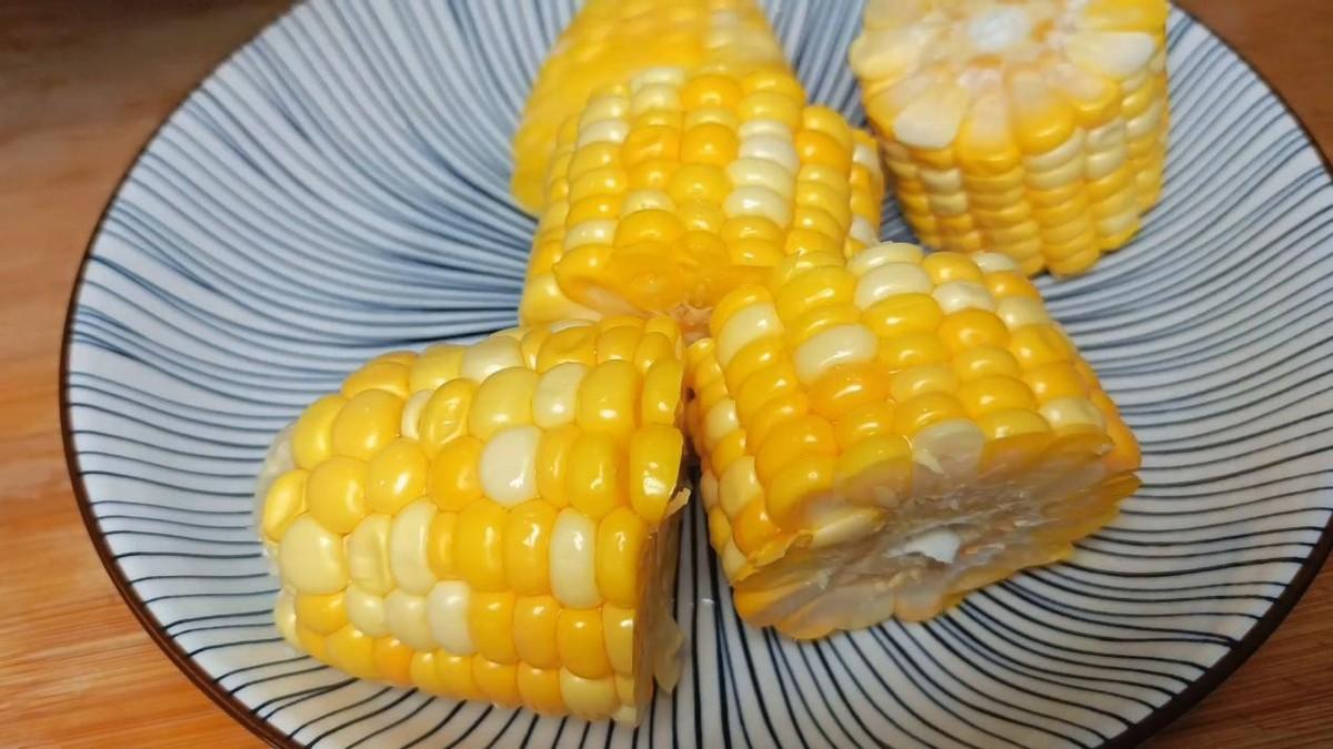 適合晚上吃的低卡晚餐，健康飲食的新選擇，健康低卡晚餐，晚間理想飲食新選擇