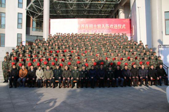 揭秘直招士官背后的挑戰(zhàn)與風(fēng)險，為何不建議選擇直招士官之路？，揭秘直招士官背后的挑戰(zhàn)與風(fēng)險，選擇直招士官需謹(jǐn)慎考慮的風(fēng)險因素分析