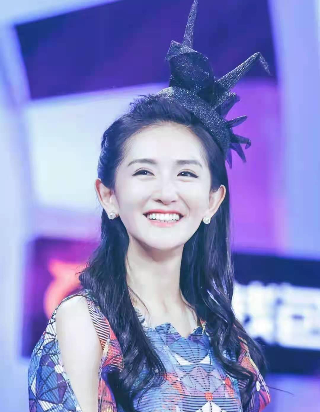 謝娜個人簡歷，謝娜個人簡介與生平