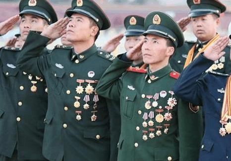 軍士長是什么級(jí)別？深入了解軍士長的職責(zé)與地位，軍士長的職責(zé)與地位，揭秘軍士長的級(jí)別與角色