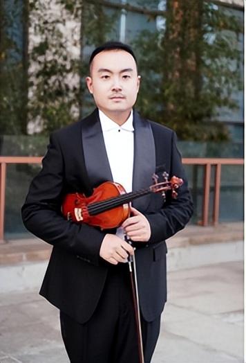戴玉強出任中央音樂學(xué)院院長，展望新時代的音樂教育與藝術(shù)發(fā)展，戴玉強擔(dān)任中央音樂學(xué)院院長，引領(lǐng)新時代音樂教育與藝術(shù)發(fā)展新征程