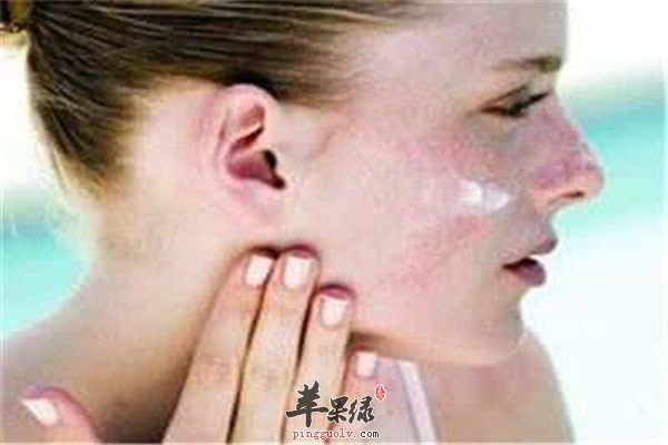 皮膚過敏怎么辦？小妙招幫你輕松應(yīng)對(duì)，皮膚過敏應(yīng)對(duì)小妙招，輕松緩解不適煩惱