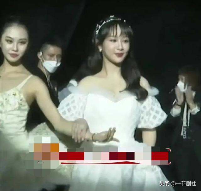 最新娛樂圈爆料，明星動態(tài)一網(wǎng)打盡，娛樂圈最新爆料速遞，明星動態(tài)全掌握