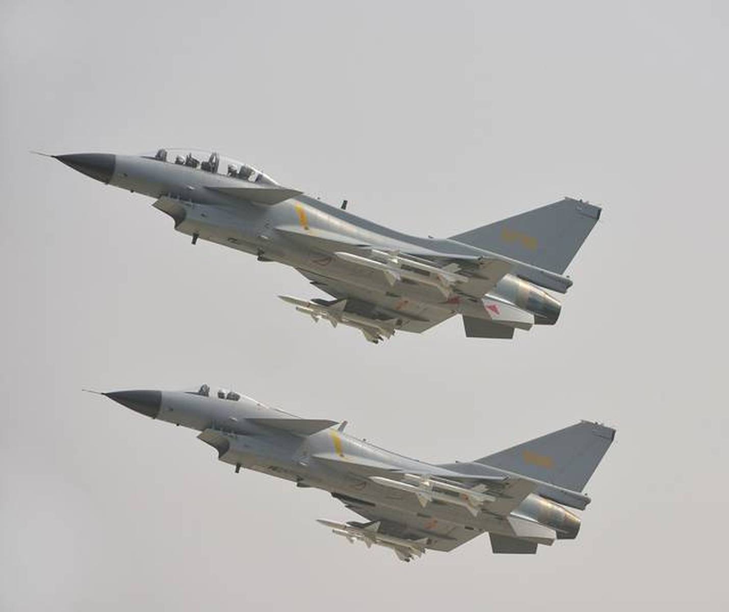 全球最丑戰(zhàn)斗機殲-10，深度解析與探討，深度解析與探討，全球最丑戰(zhàn)斗機殲-10的優(yōu)劣與挑戰(zhàn)