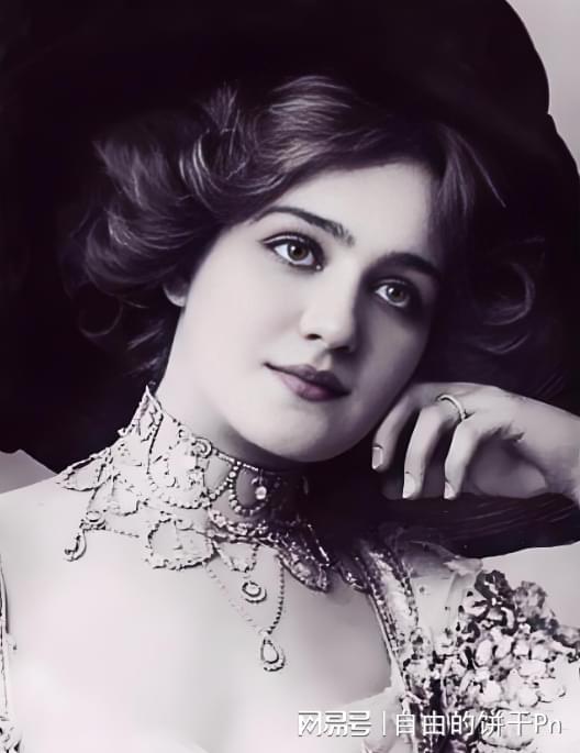 中國(guó)前一百名漂亮女明星圖片，璀璨星光，一覽無(wú)余，中國(guó)璀璨女星，前百名漂亮女明星圖片全景展示