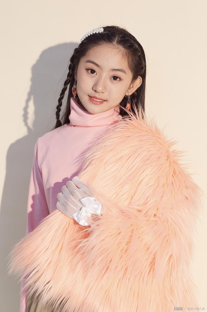 賈靜雯個(gè)人資料簡(jiǎn)介及身高，璀璨明星的非凡魅力，賈靜雯，璀璨明星的魅力與個(gè)人資料簡(jiǎn)介及身高