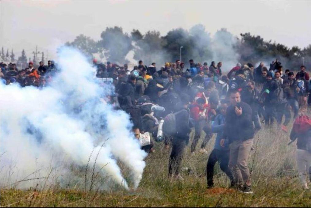 殲-20與F-16V之間的較量，真實(shí)能力與性能分析，殲-20與F-16V對決揭秘，真實(shí)能力與性能深度分析