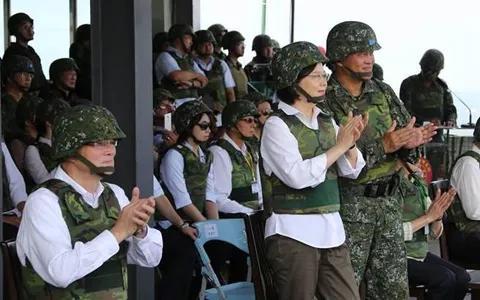 凌晨臺海突然行動(dòng)，深度解析背后的原因與意義，凌晨臺海行動(dòng)揭秘，背后原因與意義深度解析