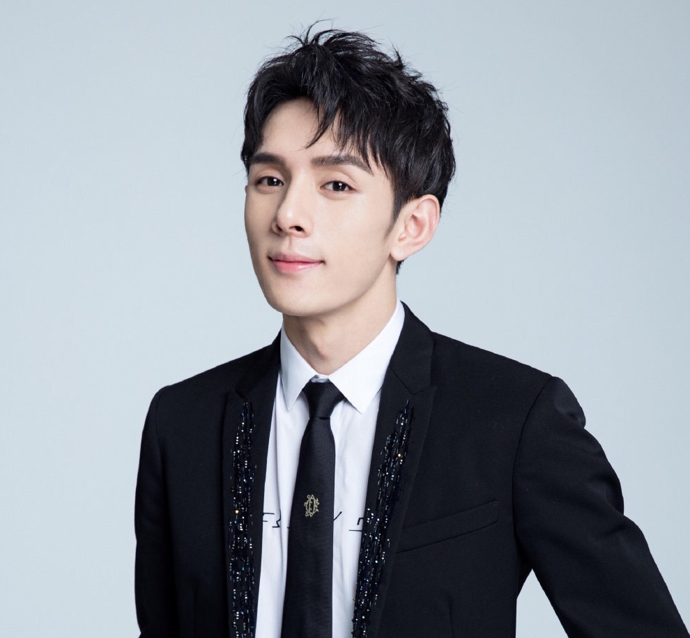 王一博27個代言能賺多少錢，深度解析代言收入與影響因素，王一博代言收入深度解析，27個代言能為他帶來多少收入及影響因素探討