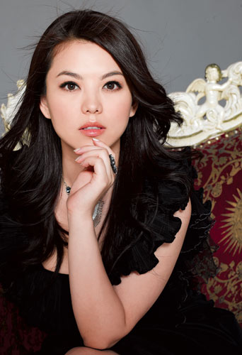 揭秘李湘?zhèn)€人資料及家庭背景，令人驚嘆的真相，李湘驚人背景揭秘，個(gè)人資料和家庭背景全解析