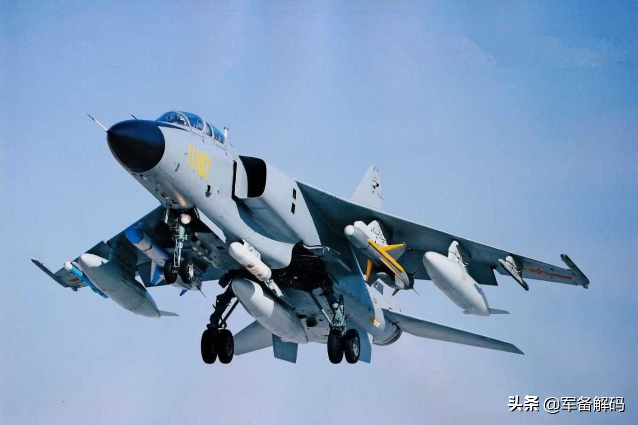 殲轟7為何成為所謂的飛行棺材？深度解析其背后原因，深度解析殲轟7成飛行棺材的背后原因