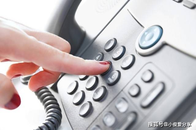 接電話插嘴卻說不出話的困境與解決策略，接電話插嘴卻失語，困境解析與解決策略