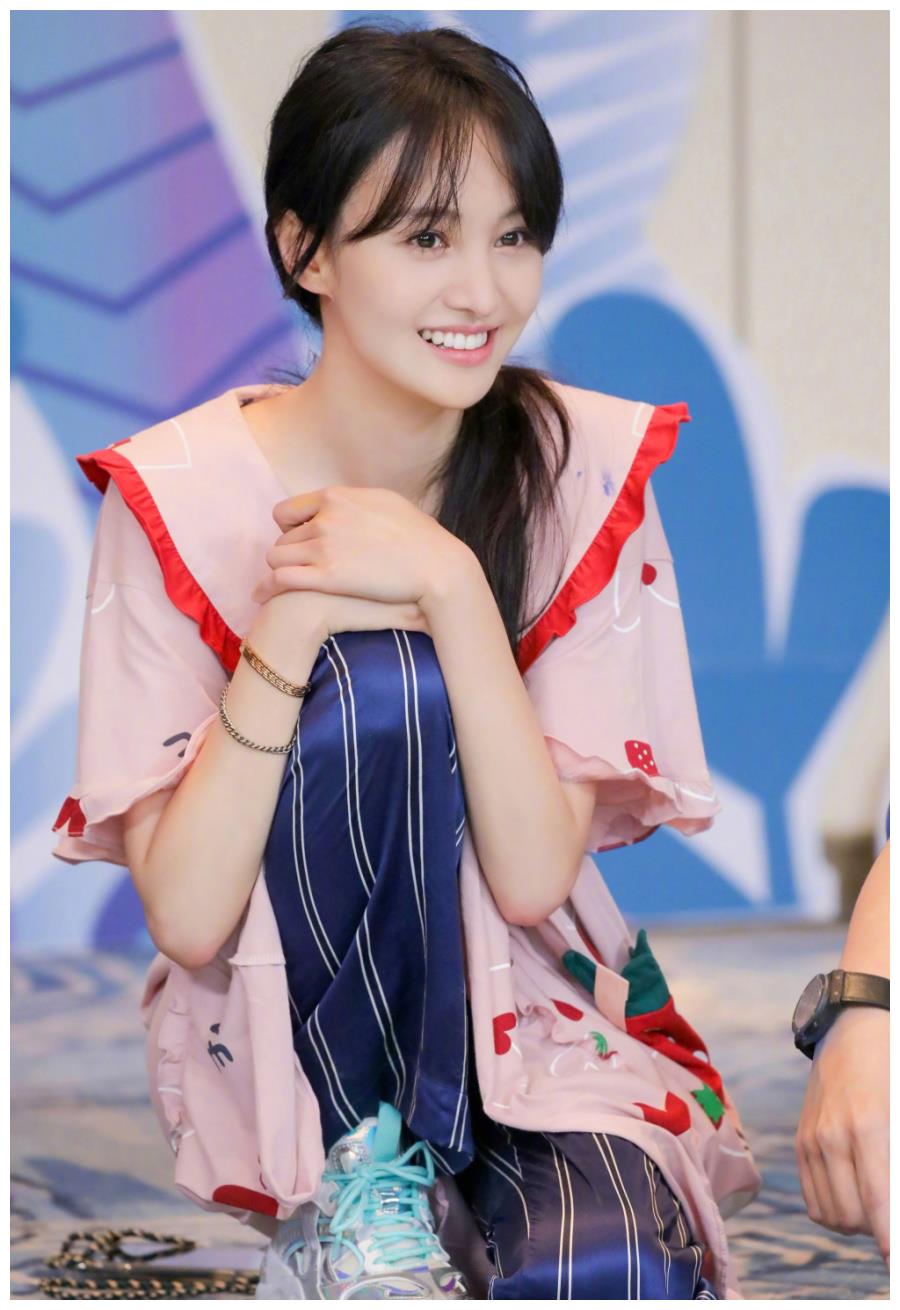 鄭爽現(xiàn)狀揭秘，他的最新動(dòng)態(tài)與所在之地，鄭爽最新動(dòng)態(tài)及現(xiàn)狀揭秘，他的所在之地與最新發(fā)展