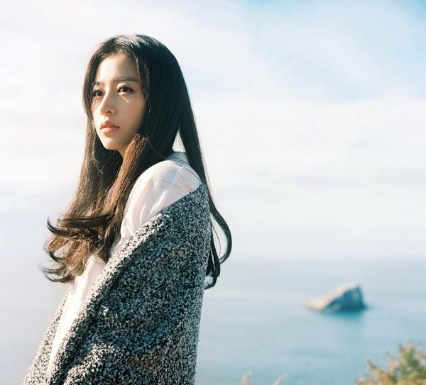 周雨彤個(gè)人資料圖片，周雨彤個(gè)人資料及圖片簡介