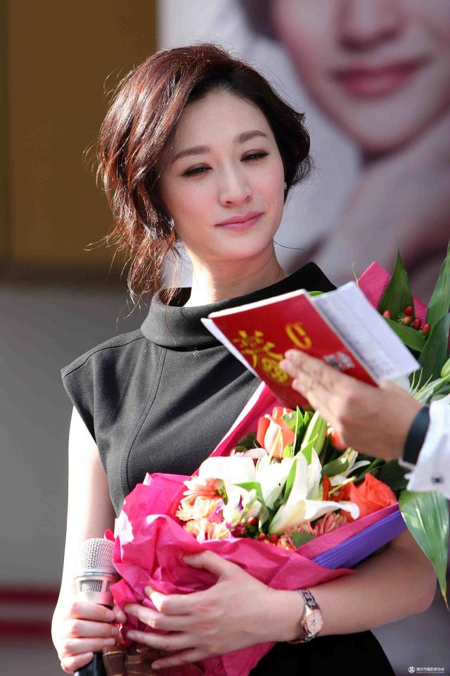 李小冉個(gè)人資料、年齡及簡(jiǎn)介，李小冉個(gè)人資料簡(jiǎn)介及年齡