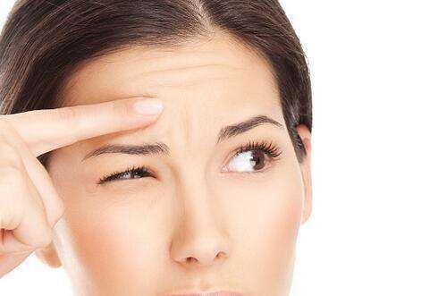 關(guān)于抬頭紋的探討，成因、預(yù)防與改善方法，抬頭紋的成因、預(yù)防與改善方法探討