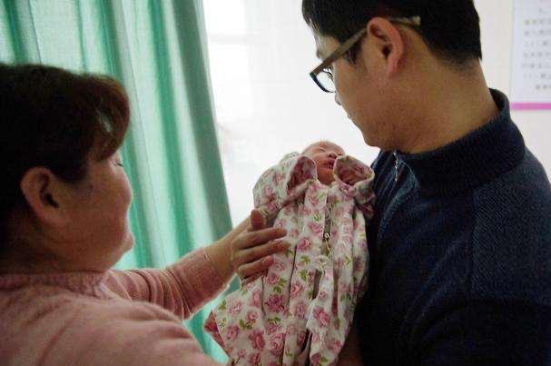 十招判斷孩子是否親生，深度解析血緣關(guān)系的秘密，十招揭秘血緣真相，如何深度判斷孩子的親生關(guān)系？