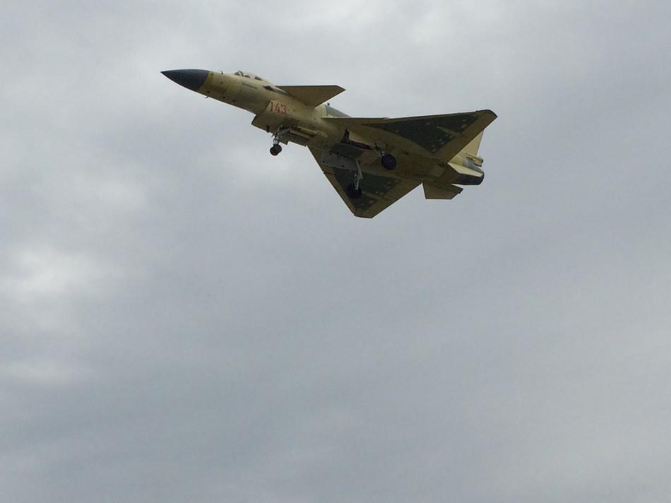 殲10D黃皮機(jī)首飛，中國空軍新一代戰(zhàn)斗機(jī)的里程碑事件，中國空軍里程碑事件，殲10D黃皮機(jī)首飛成功