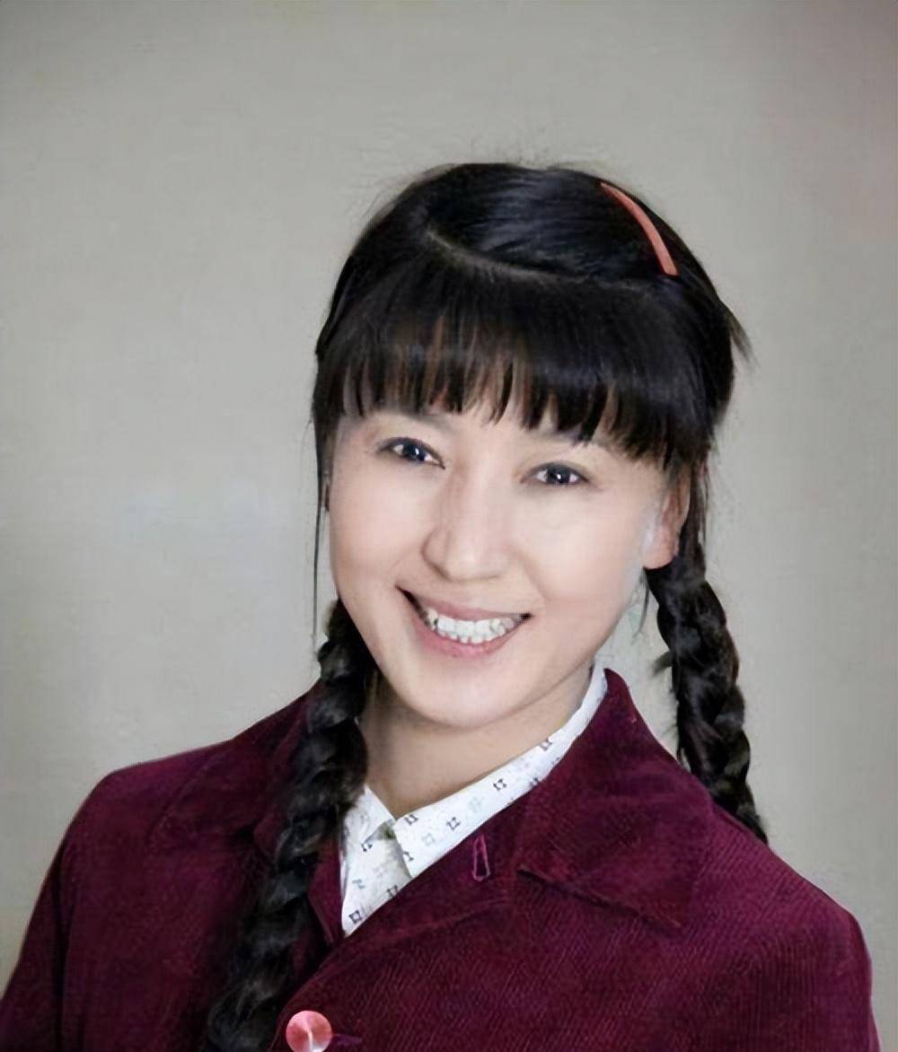 揭秘閆學(xué)晶的婚史與個(gè)人資料，一位才華橫溢的演員的成長歷程，揭秘閆學(xué)晶婚史與個(gè)人資料，才華橫溢演員的蛻變之路