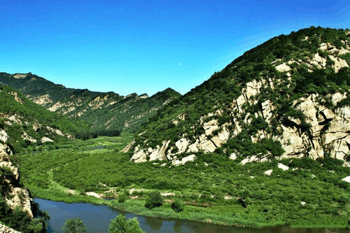 白河峽谷自然風(fēng)景區(qū)，秘境之美，探險之旅，白河峽谷探險之旅，秘境之美的自然風(fēng)景區(qū)