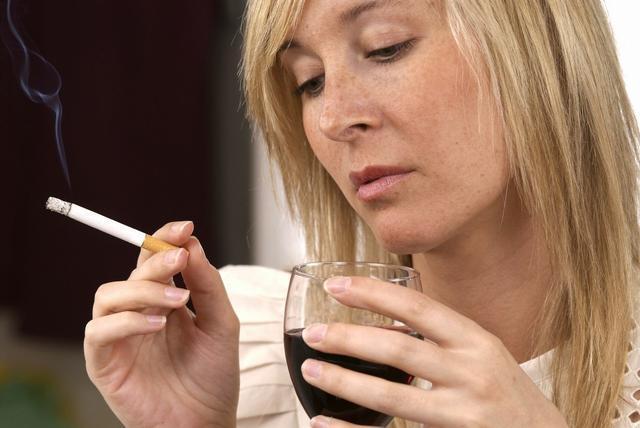 女性雌激素高的表現(xiàn)及其影響，女性雌激素高的癥狀與影響概述