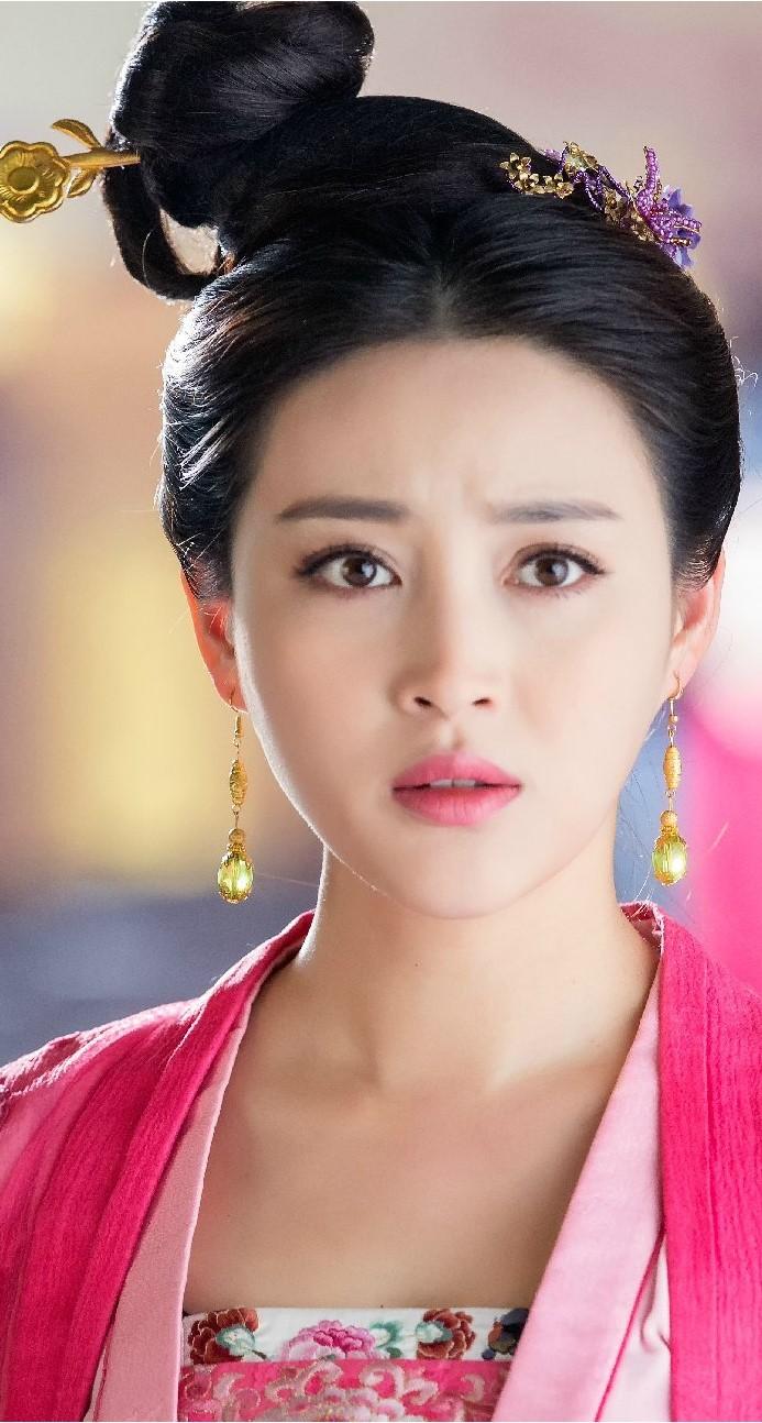 蔣勤勤個(gè)人資料簡介圖片，蔣勤勤個(gè)人資料簡介及圖片