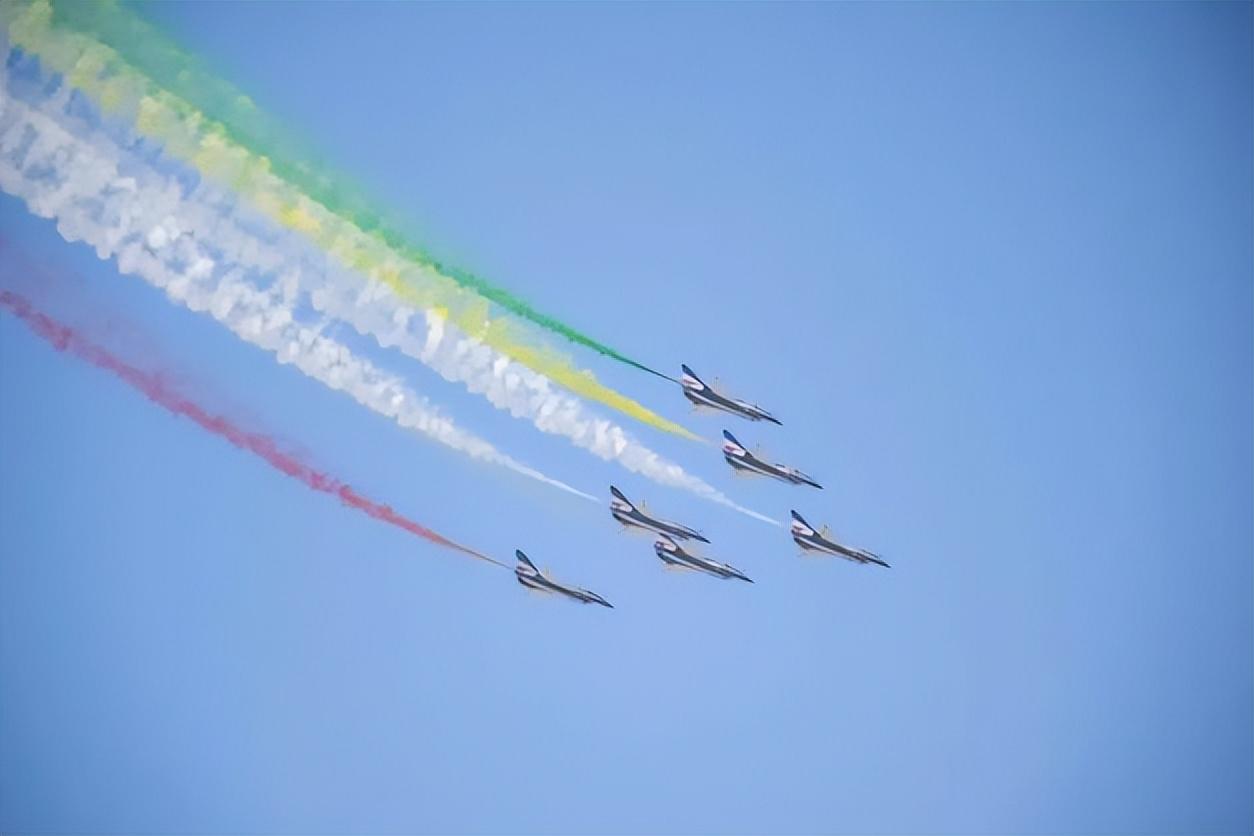 中國戰(zhàn)斗機殲-35，性能卓越的前沿戰(zhàn)斗力量，中國殲-35戰(zhàn)斗機，卓越性能的前沿戰(zhàn)斗力量