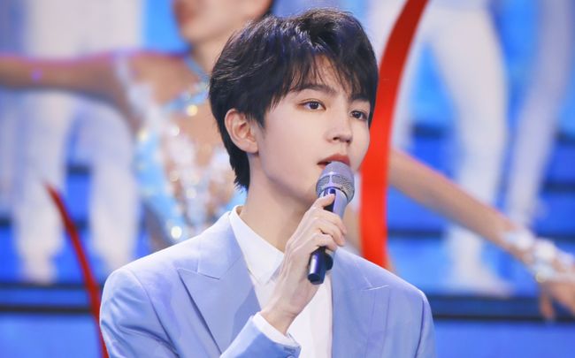 吳磊與迪麗熱巴，兩位明星的個人資料簡介，吳磊與迪麗熱巴，明星個人資料簡介