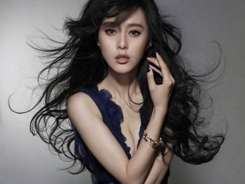 明星八卦資訊，揭秘娛樂圈背后的故事，娛樂圈內(nèi)幕揭秘，明星八卦背后的故事