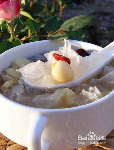 銀耳蓮子湯，傳統(tǒng)美味湯品的做法與養(yǎng)生秘訣，銀耳蓮子湯，傳統(tǒng)美味與養(yǎng)生之道的完美結合