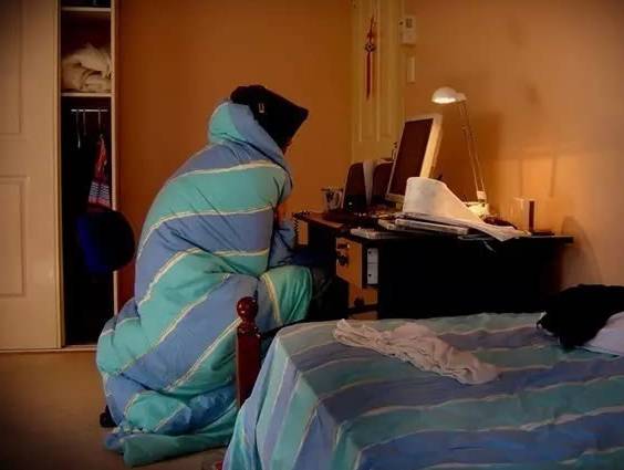 關于作息規(guī)律，2點睡10點起是否算熬夜？，作息規(guī)律解析，晚兩點睡早十點起是否算作熬夜？