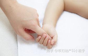 孕婦臨產(chǎn)前三天的重要癥狀與體征，了解并做好準(zhǔn)備，孕婦臨產(chǎn)前三天的重要體征與癥狀解析，做好準(zhǔn)備迎接新生命