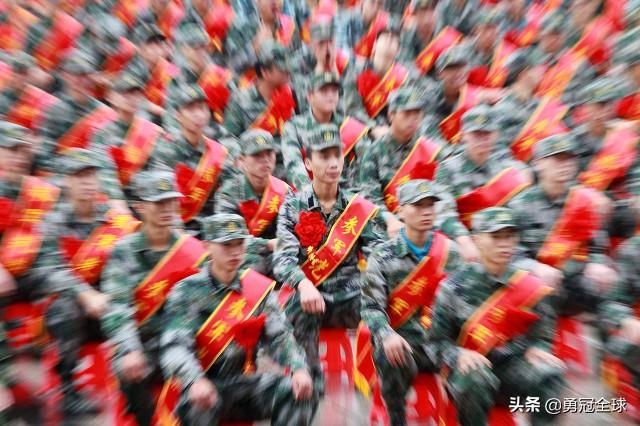 大學(xué)生征兵報名，邁向軍旅，青春建功，大學(xué)生征兵報名，邁向軍旅，青春熱血建功立業(yè)