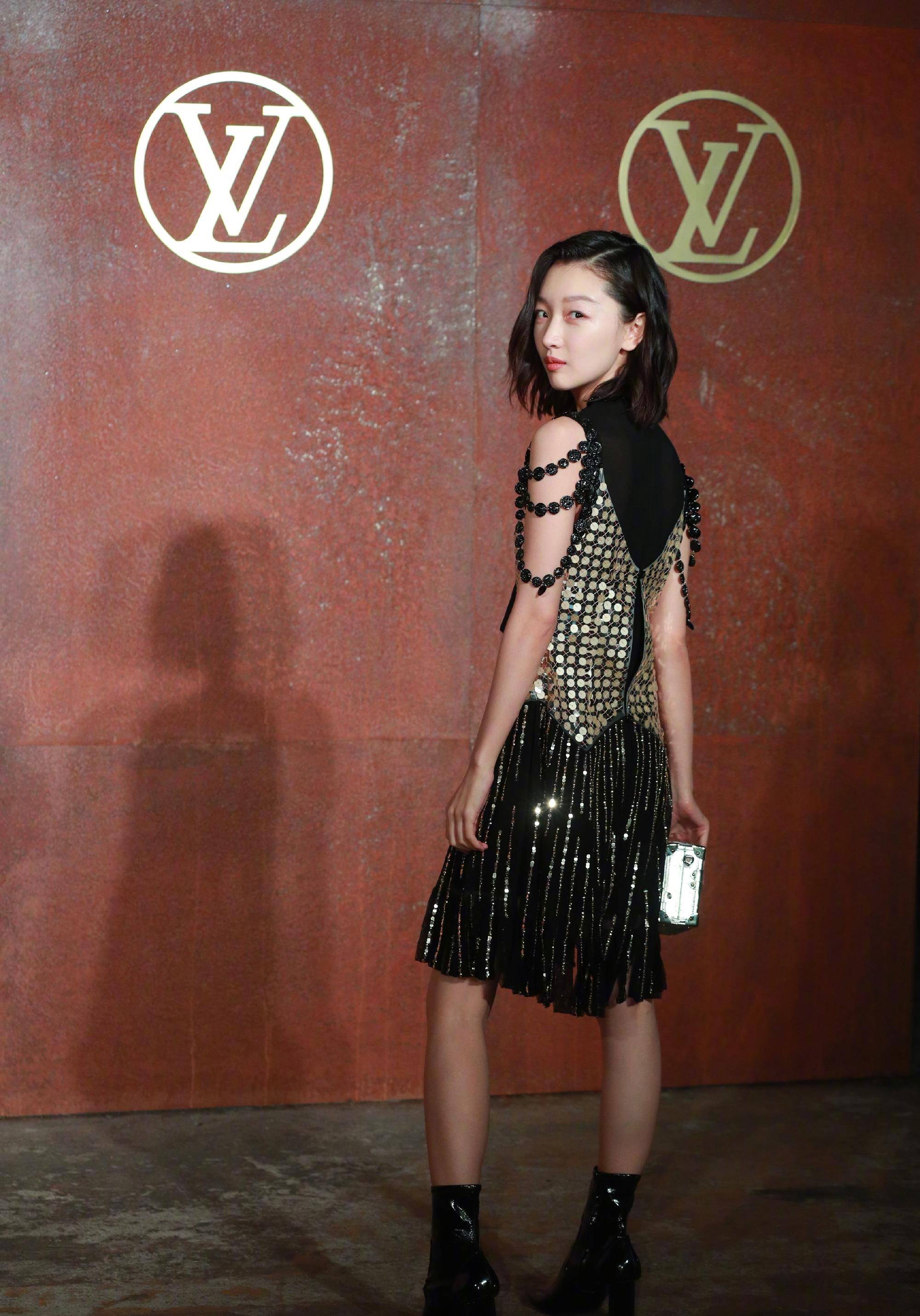 日本LV女星前百?gòu)?qiáng)榜單，璀璨閃耀的星光世界，日本LV女星百?gòu)?qiáng)榜單，星光璀璨的榮耀世界