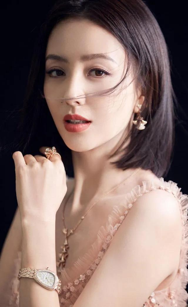 女明星顏值排行，誰(shuí)是最閃耀的星辰？，女明星顏值大比拼，誰(shuí)是最耀眼的星辰？